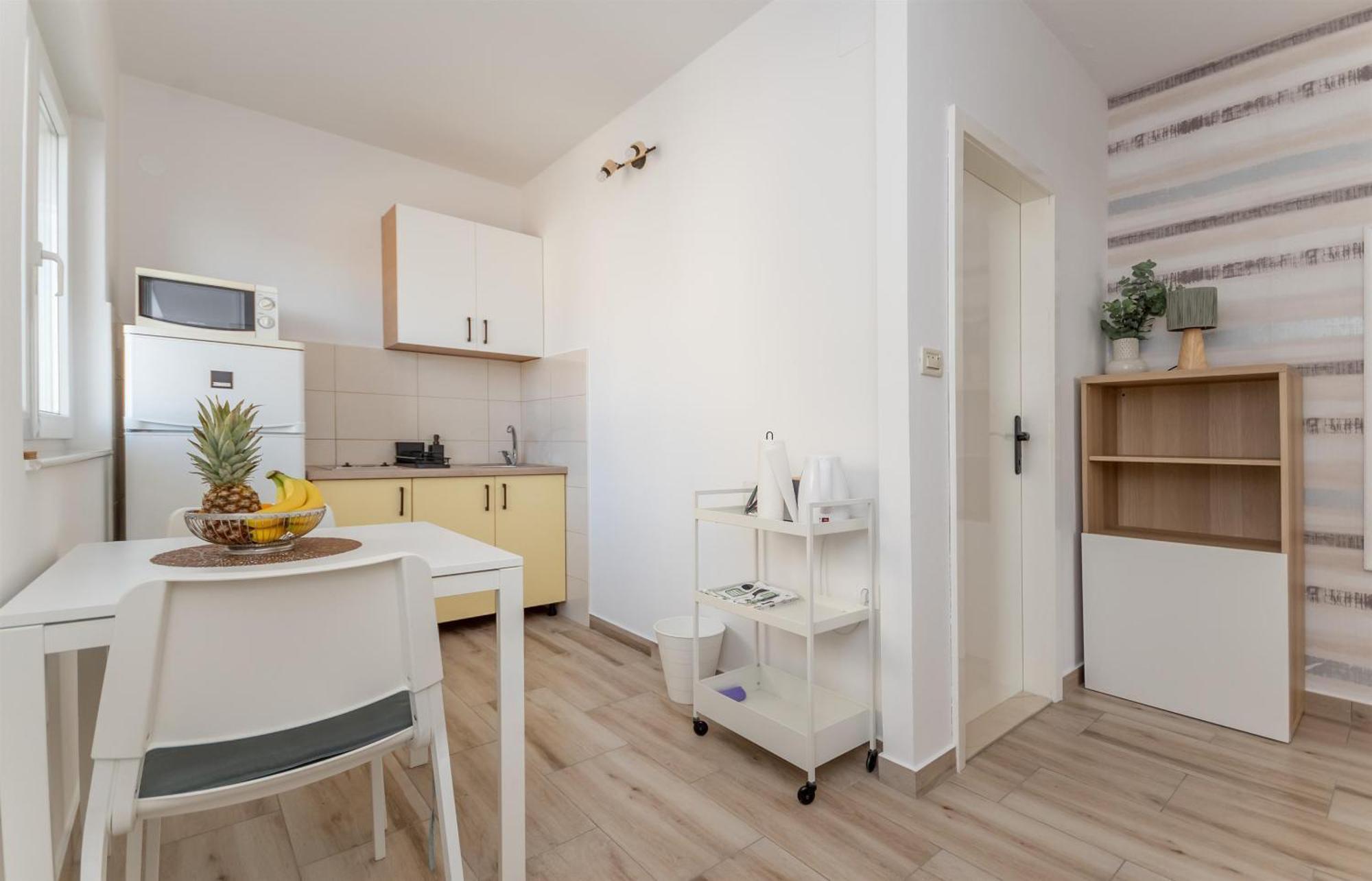 Apartments Ivan - With Parking オミシュ エクステリア 写真