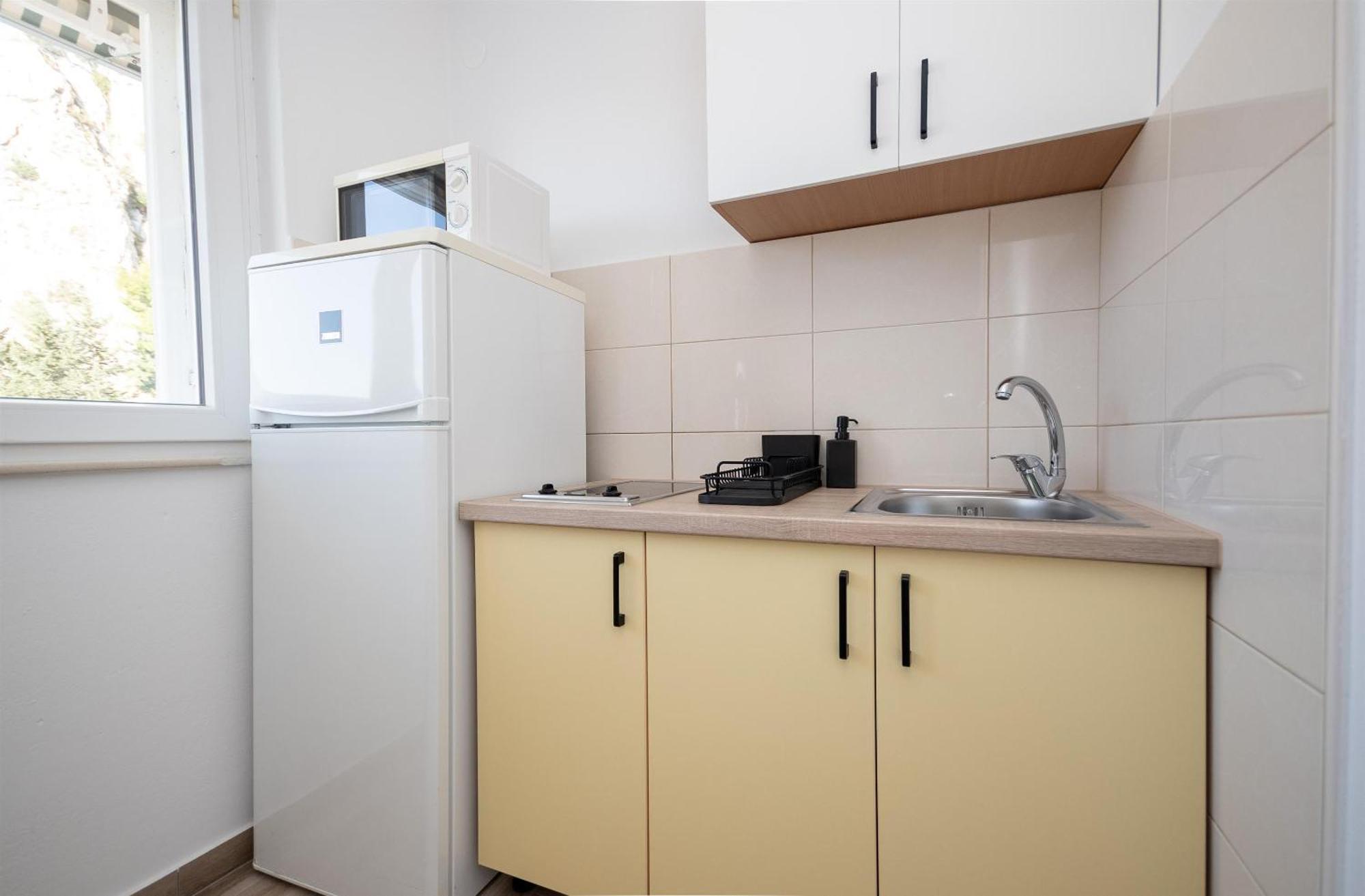 Apartments Ivan - With Parking オミシュ エクステリア 写真